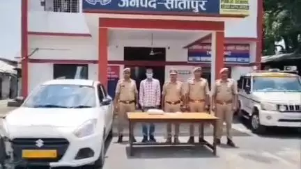 मिश्रिख: तमंचे की नोक पर कार लूट की घटना को अंजाम देने वाले आरोपी को पुलिस ने किया गिरफ्तार