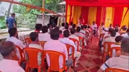 तेतरिया: सरकार के कला, संस्कृति और युवा विभाग के मंत्री ने पीएम मोदी की सभा में शामिल होने के लिए तेतरिया प्रखंड में दिया न्योता