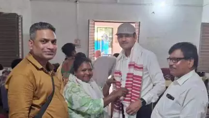 पेशरार: जिला अधिवक्ता भवन में जिला अधिवक्ता संघ के नवनिर्वाचित सहसचिव लाल धर्मेंद्र देव को पत्रकारों ने किया सम्मानित