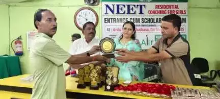 चाईबासा: वर्ष 2025 में मैट्रिक और इंटर परीक्षा में प्रथम आने वाले छात्र-छात्राओं को जिला मोमिन कॉन्फ्रेंस ने किया सम्मानित