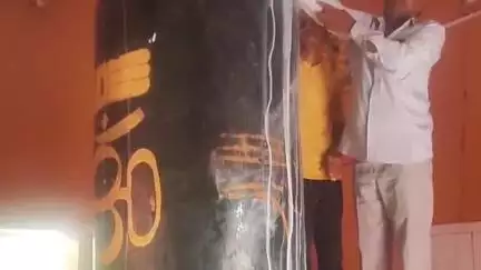 चिड़ावा: शेखावाटी के सबसे बड़े शिवलिंग मोटा महादेव पर सावन के पहले सोमवार को 51 किलो दूध से हुआ रुद्राभिषेक
