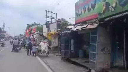 रुद्रपुर: ट्रांजिट कैंप थाना पुलिस ने सावन के सोमवार को कावड़ यात्रा रूट में पड़ने वाली मांस-मछली की दुकानों को कराया बंद