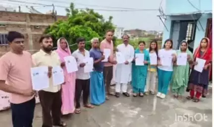 महुआ: मतदाता सूची सत्यापन में दिक्कतें, पूर्व मंत्री ने आधार कार्ड से सत्यापन की मांग की