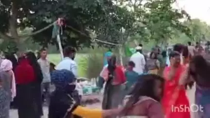 बुढ़नपुर: अतरौलिया थाना क्षेत्र के जमीन दशाव में 45 वर्षीय व्यक्ति को खेत में काम करते समय सांप ने काटा, इलाज के दौरान हुई मौत