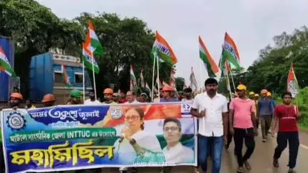 খড়গপুর ১: ধর্মতলা চলো সমর্থনে খড়্গপুর বাইপাস nh60 তে শ্রমিকদের মিছিল inttuc এর পক্ষ থেকে