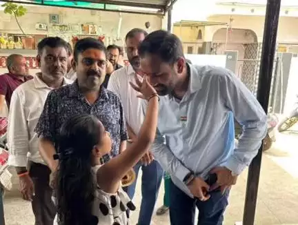 અમરેલીમાં વોર્ડ નંબર પાંચમાં નવનિયુક્ત શક્તિ કેન્દ્ર ઇન્ચાર્જ તથા બુથ પ્રમુખની મુલાકાત લેતા ધારાસભ્ય