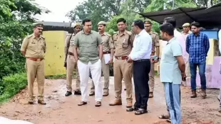 महरौनी: बानपुर-चकौरा मार्ग का निरीक्षण, डीएम और एसपी ने दिए आवश्यक दिशा-निर्देश
