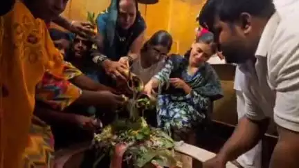 उचकागांव: मीरगंज के औघड़दानी शिव मंदिर में पहली सोमवारी पर उमड़ी भक्तों की भीड़, शाम में हुआ खास कार्यक्रम
