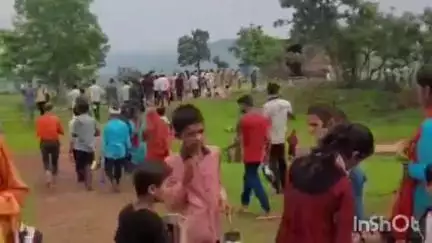 कर्वी: सावन के पहले सोमवार को प्राचीन मडफा किले में उमड़ा जनसैलाब, भगवान शिव की विराट मूर्ति से जुड़ा रहस्य