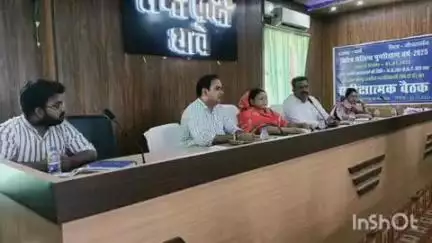 थावे: थावे प्रखंड कार्यालय में पंचायत समिति की बैठक, बिजली विभाग के जेई अनुपस्थित रहने पर हुआ हंगामा