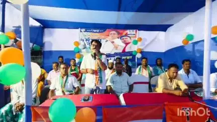 গঙ্গারামপুর: ২১ শে জুলাইকে সামনে রেখে গঙ্গারামপুর ব্লকের উদয় গ্রাম পঞ্চায়েতের পৈত্যাদিঘী এলাকায় তৃণমূল শ্রমিক সংগঠনের ডাকে পথসভা
