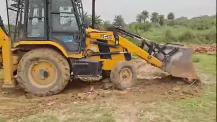 एयरपोर्ट क्षेत्र में अलग-अलग स्थान पर की गई 60 बीघा अवैध प्लॉटिंग को PDA ने किया ध्वस्त
