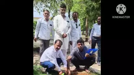 पिछोर: पिछोर छत्रसाल महाविद्यालय में 'एक पेड़ मां के नाम' कार्यक्रम, जनभागीदारी समिति ने किया वृक्षारोपण