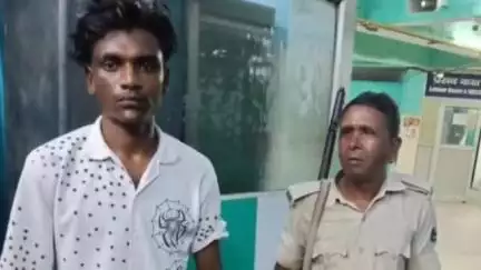 बलिया: बलिया पुलिस ने भगतपुर से चोरी के मामले में एक युवक को किया गिरफ्तार