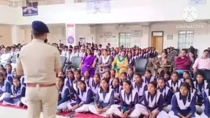 भाटापारा: पॉलिटेक्निक कॉलेज भाटापारा में पुलिस विभाग द्वारा समाधान शिविर का आयोजन किया गया