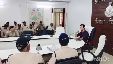 त्योंदा: पुलिस अधीक्षक ने कोर्ट मुंशियों और वारंट मुंशियों के साथ बैठक कर दिए आवश्यक दिशा निर्देश
