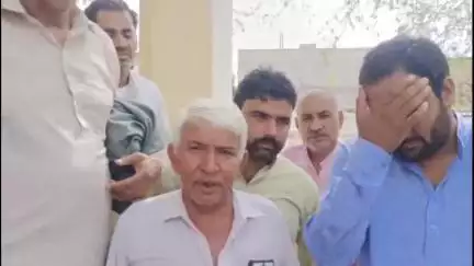 राजगढ़: उप तहसील हमीरवास के समक्ष स्मार्ट मीटर के खिलाफ किया प्रदर्शन, तहसीलदार को स्मार्ट मीटर नहीं लगाने हेतु सौंपा ज्ञापन