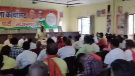 आज़मगढ़: भाजपा जिला अध्यक्ष ध्रुव सिंह ने कहा, आगामी पंचायती चुनाव में पार्टी अपने सिंबल पर प्रत्याशी उतारेगी