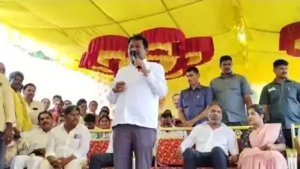 కొండపి: పశ్చిమ ప్రకాశం ప్రాంతానికి జీవనాడి అయినా వెలుగొండ ప్రాజెక్టు పూర్తి చేస్తామన్న ఏపీ సాంఘిక సంక్షేమ శాఖ మంత్రి స్వామి