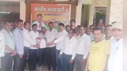 अर्जुनी मोरगाव: बोंडगाव/देवी येथे प्राथमिक शिक्षक संघाच्या वतीने देण्यात आले निवेदन