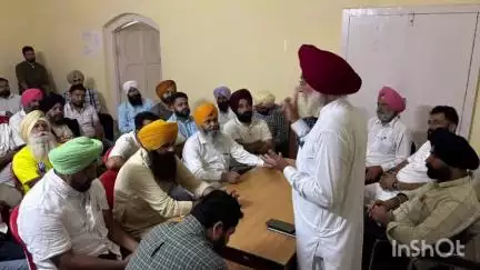 ਤਰਨਤਾਰਨ: ਤਰਨ ਤਰਨ ਹਲਕੇ ਦੇ ਵਿੱਚ ਸਿਆਸਤ ਹੋਈ ਤੇਜ਼ ਮੀਟਿੰਗਾਂ ਦਾ ਦੌਰ ਜਾਰੀ ,, ਐਡਵੋਕੇਟ ਕੋਮਲਪ੍ਰੀਤ ਸਿੰਘ ਕਰ ਰਹੇ ਹਨ ਲਗਾਤਾਰ ਮੀਟਿੰਗਾ