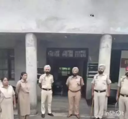 ਤਰਨਤਾਰਨ: ਤਰਨ ਤਾਰਨ ਪੁਲਿਸ ਨੇ ਗ੍ਰਾਮ ਪੰਚਾਇਤੀ ਚੋਣਾਂ ਲਈ ਵੱਖ-ਵੱਖ ਸਬ-ਡਵੀਜ਼ਨਾਂ ਵਿਖੇ ਨੋਮੀਨੇਸ਼ਨ ਸੈਂਟਰਾਂ ‘ਤੇ ਸੁਰੱਖਿਆ ਦੇ ਪੁਖਤਾ ਪ੍ਰਬੰਧ ਕੀਤੇ