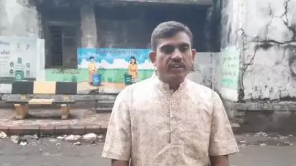 લીંબડી: લીંબડી શહેરમા નગરપાલિકા સફાઈ તંત્રના પોસ્ટર નીચે જ
આઝાદ ચોક મા કચરો ઠલવાતા લોકોમાં રોષ નિલેશ ભાઈ ચાવડા એ પ્રતિક્રિયા આપી