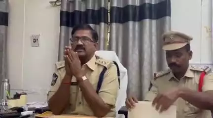 కుప్పం: గ్రూప్ అడ్మిన్లు జాగ్రత్తగా ఉండాలి : డి.ఎస్.పి
