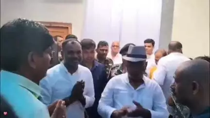 गोमिया: झारखंड विधानसभा अध्यक्ष रवींद्र नाथ, मंत्री व सांसद मुरुबंदा में श्राद्ध कार्यक्रम में पहुँचे