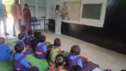 भोजटोला स्थित कन्या आश्रम का जिला पंचायत अध्यक्ष नम्रता सिंह ने निरीक्षण किया, छात्राओं से हुईं रूबरू