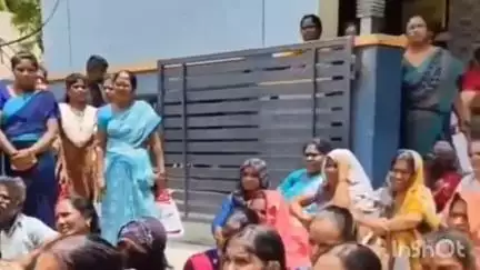 తిరుపతిలో డ్వాక్రా సంఘాల ఆర్పి కోటి రూపాయలు స్వాహా ఆందోళనకు దిగిన మహిళలు #localissue