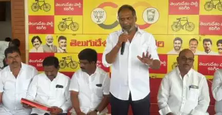 కనిగిరి: పట్టణంలో టిడిపి బూత్, క్లస్టర్, యూనిట్ ఇన్చార్జిలతో సమావేశమైన మంత్రులు గొట్టిపాటి రవికుమార్, బాల వీరాంజనేయ స్వామి