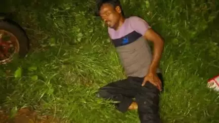 সিউড়ি ১: পথ দুর্ঘটনায় গুরুতর আহত হল টোটো চালক, ভেঙে চুরমার হয়ে গেছে টোটোটি, ঘটনাটি ঘটেছে কুলেরা গ্রামের কাছে