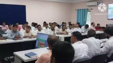 नवादा: नवादा जिला समाहरणालय परिसर में जिला स्वास्थ्य समिति की बैठक का आयोजन