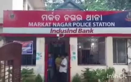 କଟକ ପୌରାଞ୍ଚଳ: ମର୍କତନଗର ଅଞ୍ଚଳରେ ରହୁଥିବା ଜଣେ ନାବାଳିକାକୁ ଅପହରଣ ନେଇ ସୋମବାର ଥାନାରେ ଏତଲା ହୋଇଛି।