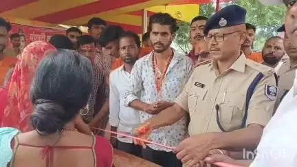 बरहट: पतनेश्वर नाथ मंदिर में SP ने फीता काटकर श्रावणी मेला का शुभारंभ किया