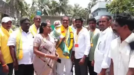 పాలకొల్లు: ఆర్యపేట గ్రామంలో రూ.86 లక్షలతో పలు అభివృద్ధి పనులకు ప్రారంభోత్సవాలు, శంకుస్థాపనలు చేసిన పాల్గొన్న మంత్రి రామానాయుడు