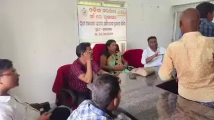 ନୂଆପଡା: ଚନାବେଡ଼ା ପଞ୍ଚାୟତରେ ଅଭିଯୋଗ ଶୁଣାଣି ଶିବିର ତଥା ଗାଁରେ ପ୍ରଶାସନ କାର୍ଯ୍ୟକ୍ରମ ଅନୁଷ୍ଠିତ