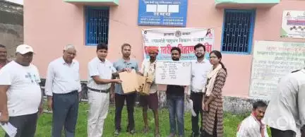 जयनगर: जयनगर प्रखंड में पशु-पक्षियों के वितरण से लाभान्वित हुए लोग