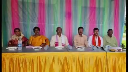 राजिम: ग्राम सुरसाबाँधा में बरगद, नीम, बादाम का वृक्षारोपण, जनप्रतिनिधियों ने लिया संकल्प