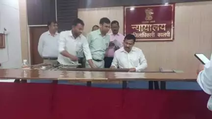 कालपी: कालपी तहसील के जिलाधिकारी राजेश कुमार पांडेय ने किया औचक निरीक्षण, डीएम के निरीक्षण से अधिकारियों में मचा हड़कम्प