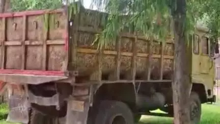 बड़वारा: ग्राम पदवार में शराब पीकर ट्रक चलाना चालक को पड़ा महंगा, बड़वारा पुलिस ने मोटर व्हीकल एक्ट में की कार्रवाई