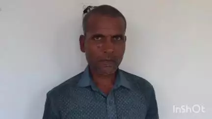 मधेपुरा: पुरैनी थाना के दबाव के बाद चटनमा गांव के फरार शराब कारोबारी नकुल सिंह ने न्यायालय में किया आत्मसमर्पण