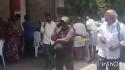 ప్రజా సమస్యల పరిష్కార వేదిక కార్యక్రమానికి పోటెత్తిన ప్రజలు, కిక్కిరిసిపోయిన కలెక్టరేట్ ప్రాంగణం