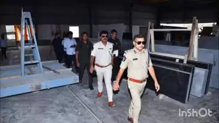 గ్రానైట్ కంపెనీల్లో గుంటూరు రేంజ్ ఐజి  సర్వ శ్రేష్ట త్రిపాఠి ఆకస్మిక తనిఖీలు,  భద్రతా ఏర్పాట్ల పరిశీలన