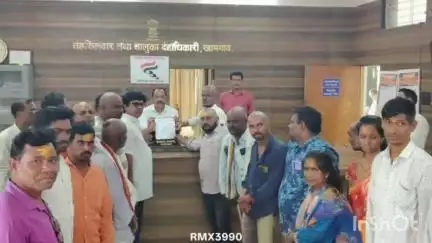 खामगाव: दिव्यांग,शेतकरी व शेतमजुरांच्या मागण्यापूर्ण होण्यासाठी तहसीलदार सुनील पाटील यांना निवेदन दिले