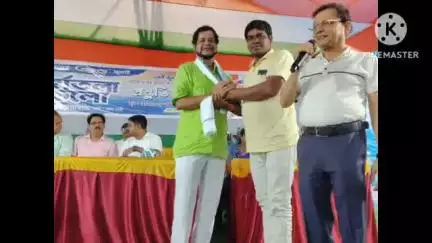 বরজোড়া: বড়জোড়া ব্লক তৃণমূল কংগ্রেসের পক্ষ থেকে  একটি প্রস্তুতি সভা অনুষ্ঠিত হলো উপস্থিত তৃণমূল বিধায়ক অলক মুখার্জি।