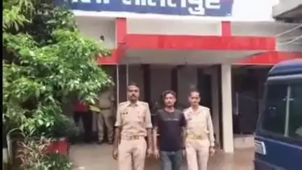 ललितपुर: शहर के मवेशी बाजार में मातोश्री ट्रेडर्स पर हुई चोरी के मामले में पुलिस ने मेरठ निवासी अभियुक्त को किया गिरफ्तार