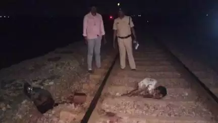 రాయదుర్గం: సోమలాపురం రైల్వే స్టేషన్ సమీపంలో రైలుకిందపడి గుర్తుతెలియని వ్యక్తి మృతి