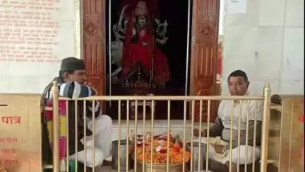 हमीरपुर: अवाहदेवी मंदिर में जालपा माता की मूर्ति से नथ चोरी, पुजारी पर चुराने का आरोप, मंदिर कमेटी ने दिया दो दिन का समय